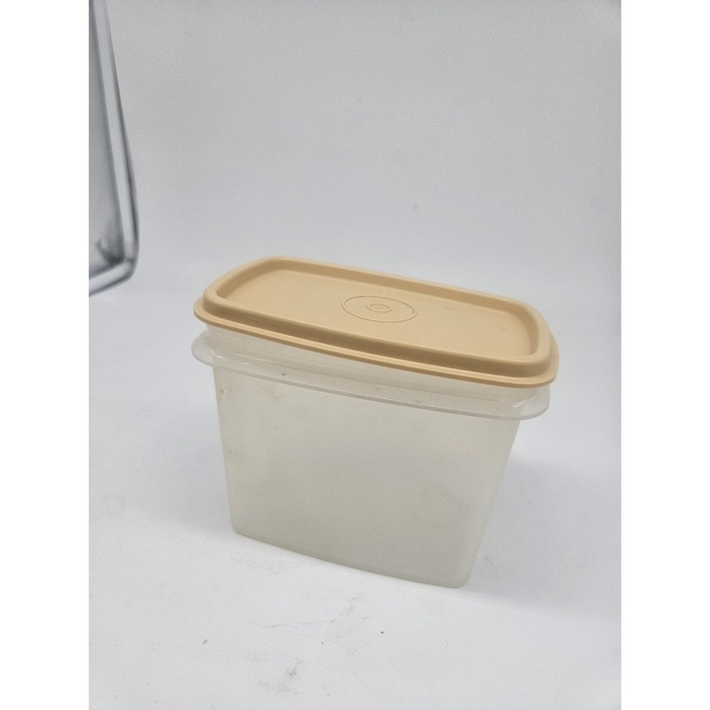 Tupperware Freezer /Refrigerator "Shelf Saver" Food Container #1243 Tan Lid